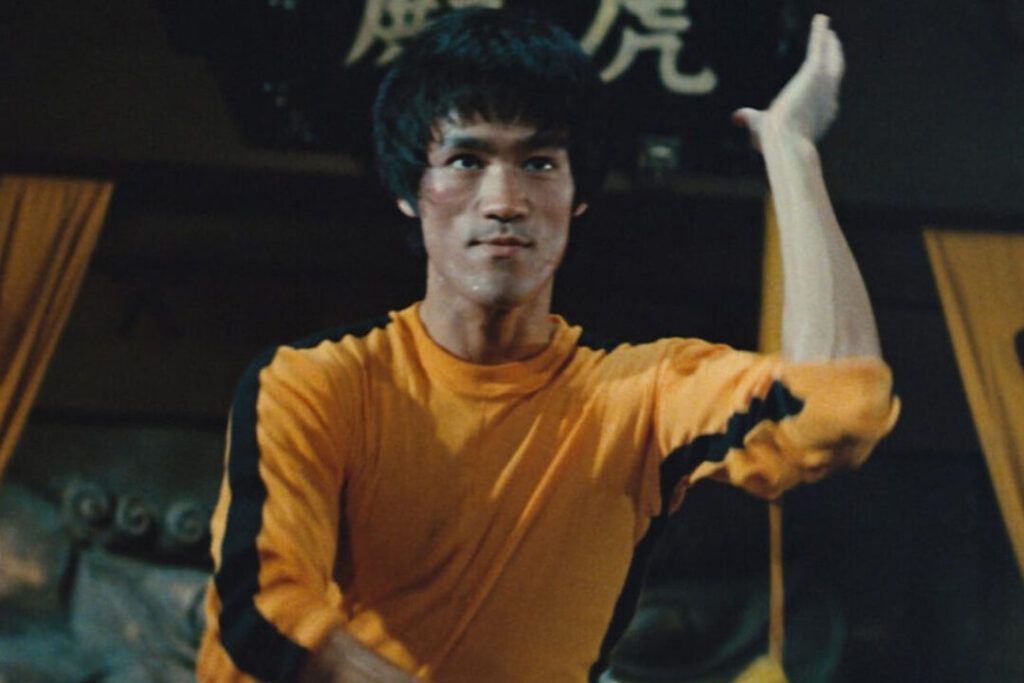 bruce lee en juego con la muerte