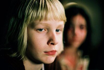 låt den rätte komma in reparto: conoce a los actores de la película