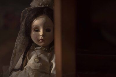 La muñeca de la comunión película: descubre la trama