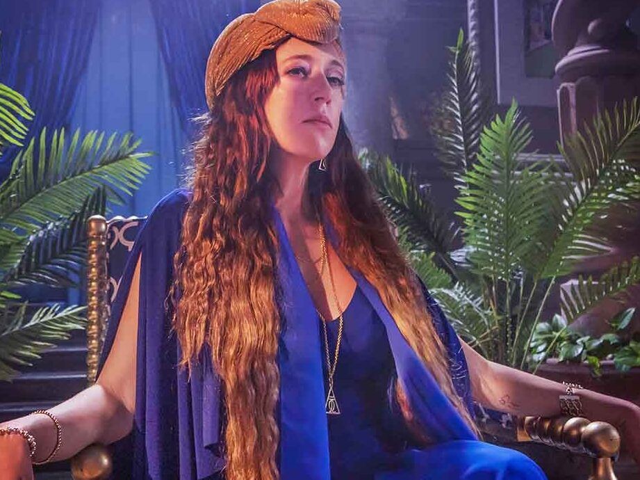 mariana trevino en la casa de las flores